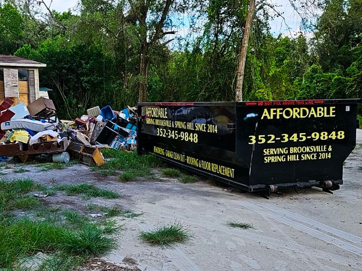 Featured image for “How Dumpsters Make Apartment Turnover Cleaning Easier for Landlords”